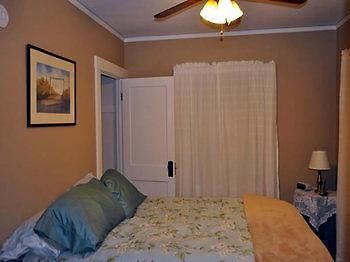 Lazy T Ranch Guest House Manhattan Extérieur photo