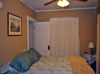Lazy T Ranch Guest House Manhattan Extérieur photo